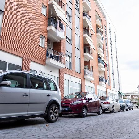 Апартаменти Free Parking Sudio Тирана Екстер'єр фото